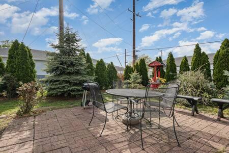 Spacious Upstairs 1Bed- Walking Distance To Beach Outlet Mall Michigan City Eksteriør billede