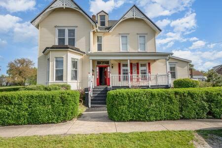 Spacious Upstairs 1Bed- Walking Distance To Beach Outlet Mall Michigan City Eksteriør billede