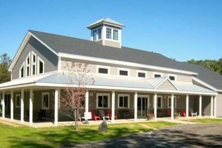 Spacious Upstairs 1Bed- Walking Distance To Beach Outlet Mall Michigan City Eksteriør billede