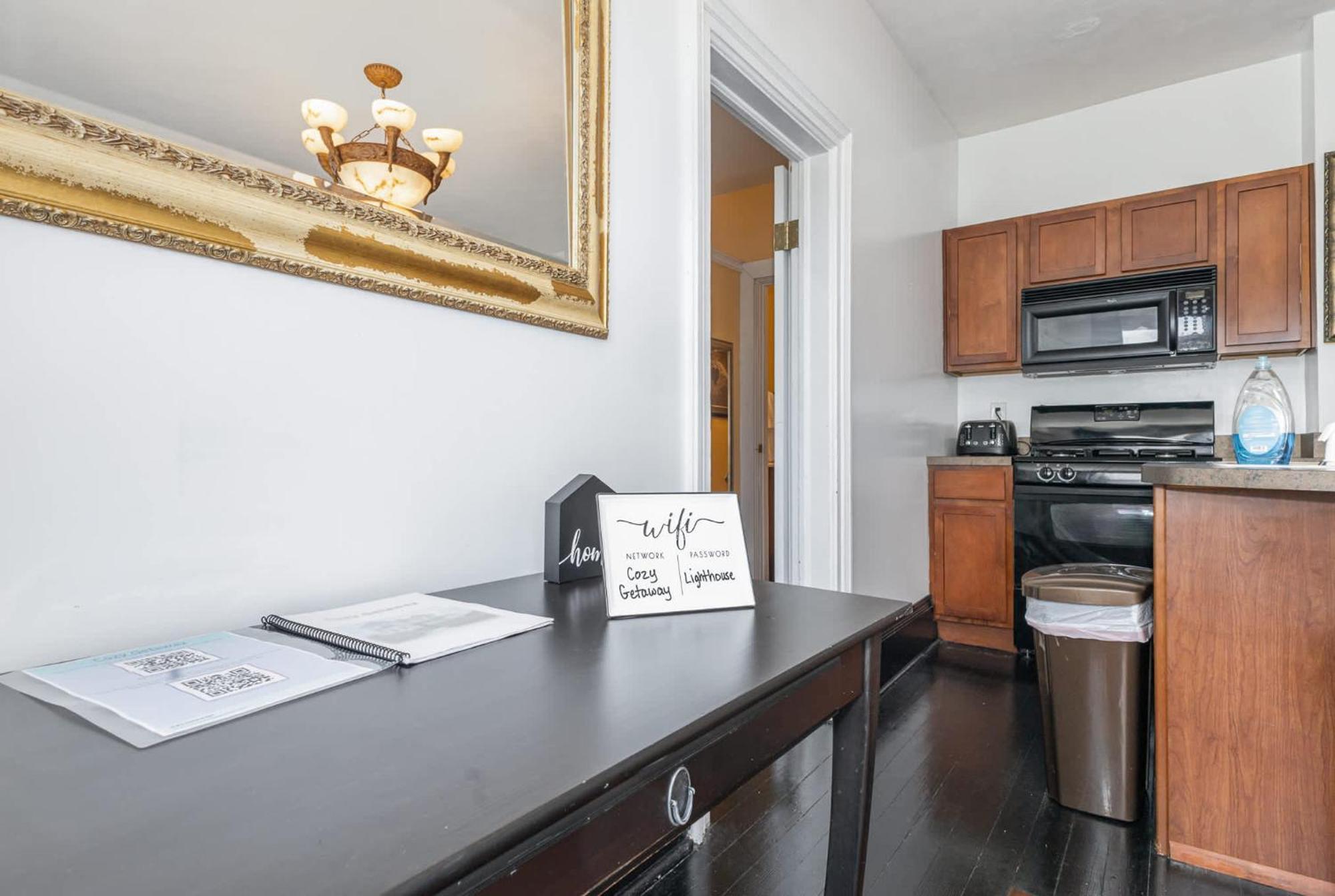 Spacious Upstairs 1Bed- Walking Distance To Beach Outlet Mall Michigan City Eksteriør billede