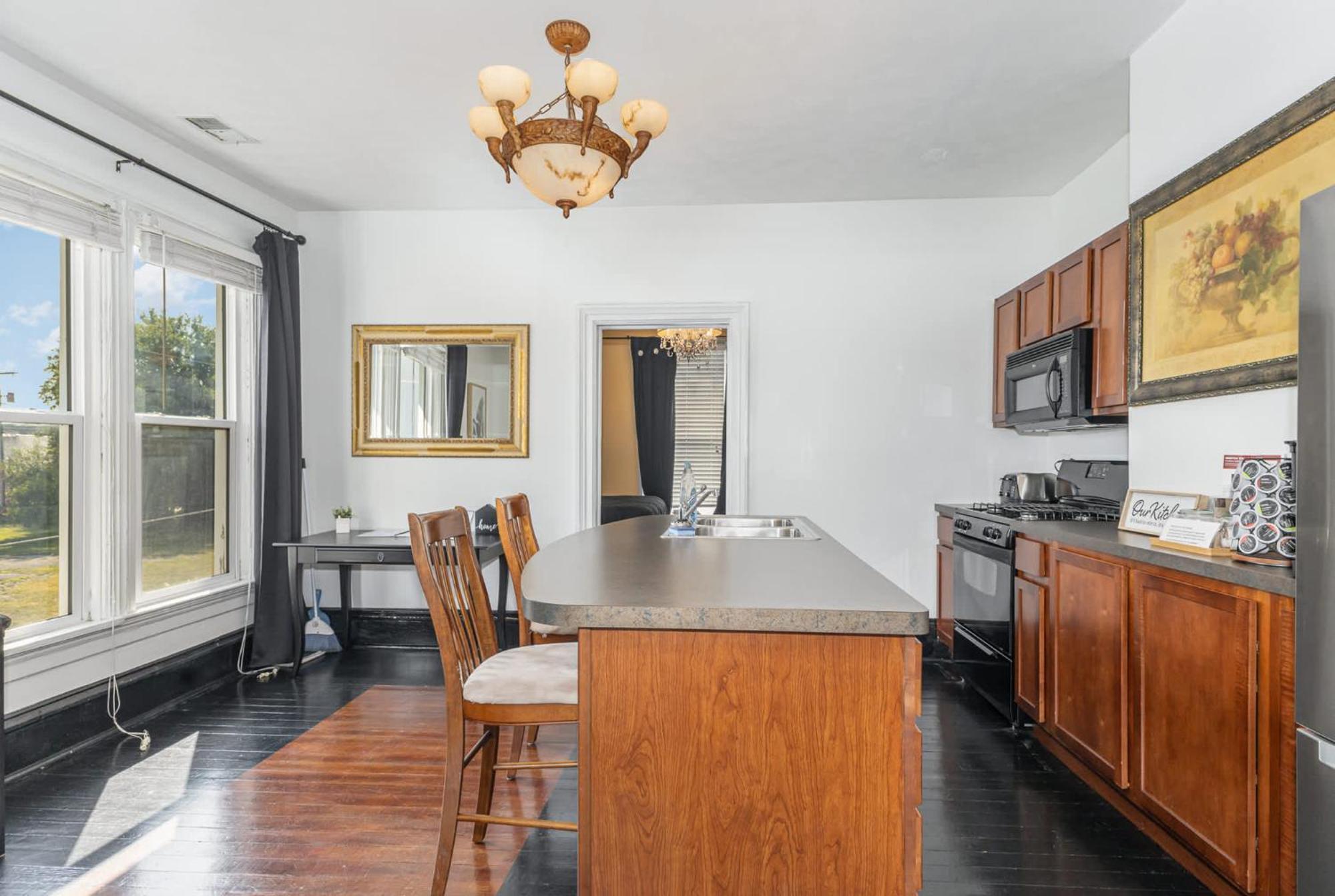 Spacious Upstairs 1Bed- Walking Distance To Beach Outlet Mall Michigan City Eksteriør billede